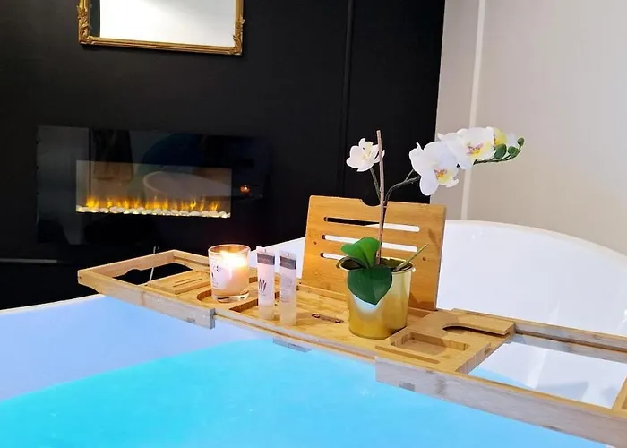 4 Bedrooms Luxury Jacuzzi - 10 Min Metro To Colosseum