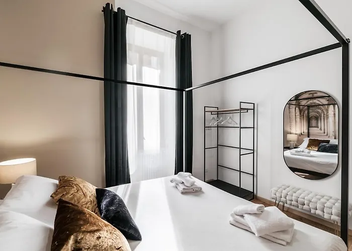 4 Bedrooms, Luxury 5 Minutes From The Colosseum Jacuzzi * Rom