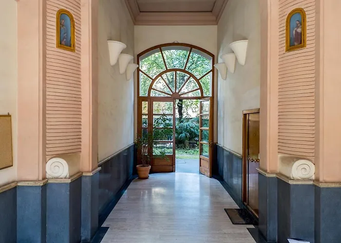 Apartment 4 Bedrooms, Luxury 5 Minutes From The Colosseum Jacuzzi Rom