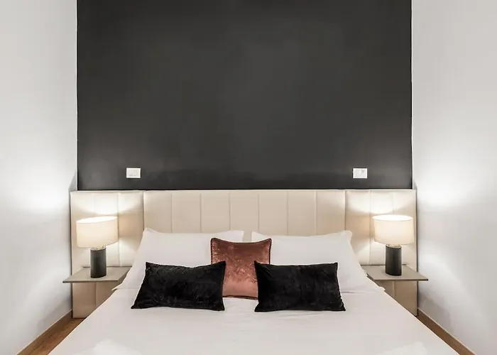 4 Bedrooms, Luxury 5 Minutes From The Colosseum Jacuzzi *
