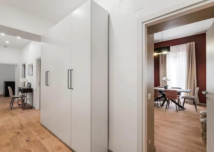 4 Bedrooms, Luxury 5 Minutes From The Colosseum Jacuzzi Apartment *
